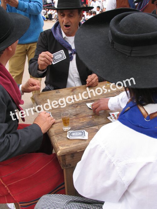 Algunas reglas para jugar al truco argentino